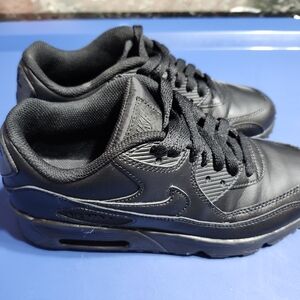 Nike Black Sneakers with Air Max Cushioning